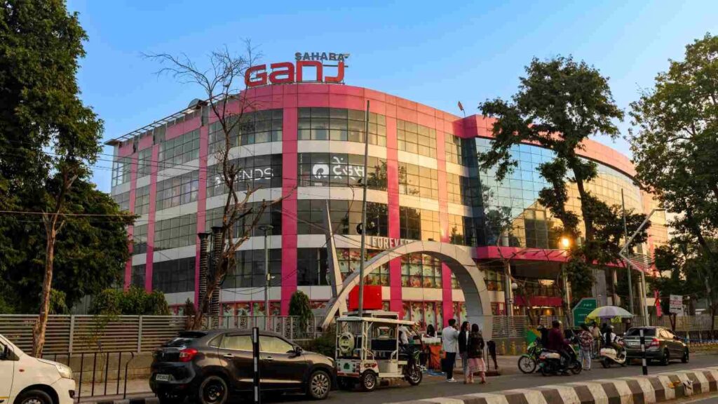 Sahara Ganj Mall